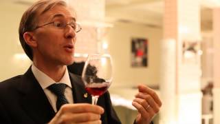 Les astuces de Paolo Basso le meilleur sommelier du monde 2013 [upl. by Ynaffets655]