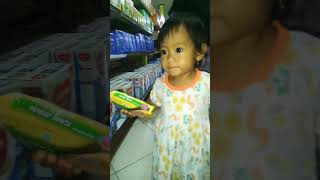 First time Sofia tastes the floor of minimarket for grocery shopping cutebaby bayilucu [upl. by Nemsaj351]