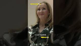 J K Rowling vuelve a encender las redes por sus comentarios sobre una entrenadora transgénero [upl. by Nnairret744]