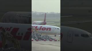 Bangkok Airport DMK Traffic AirAsia A320  Lion Air 737 shorts thailand [upl. by Livingstone79]