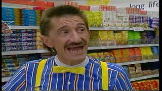 ChuckleVision 3x07 Trouble in Store [upl. by Belvia]