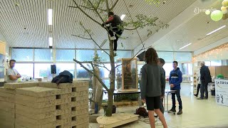 A Noirmoutier les visiteurs du forum des métiers sinforment… Et testent directement sur place [upl. by Eiroc]