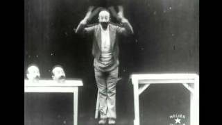 Un homme de têtes 1898 Four Heads Are Better Than One  Silent Short Film  Georges Méliès [upl. by Yrome]