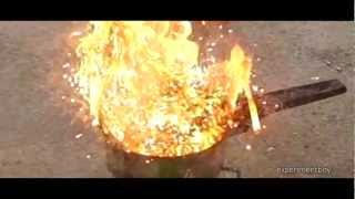 Eau sur de lhuile en feu  600fps  Jouons avec le feu [upl. by Reace31]