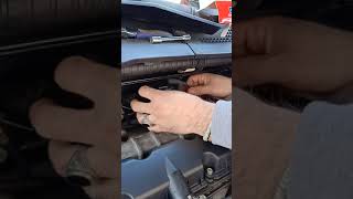 Comment remplacer une electrovanne de pressions sur Peugeot 406 20 HDi 110 [upl. by Engdahl520]