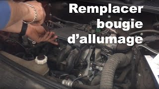 Remplacer bougie d’allumage  Renault Clio 2 essence [upl. by Areip700]