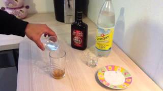 Faire un amaretto tonic  Recette de cocktails [upl. by Milon163]