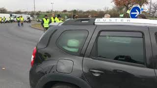 Gilets jaunes dans le Calvados barrage filtrant à BrettevillesurOdon [upl. by Samala]