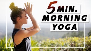 Yoga Sonnengruss Morgenroutine  5 Minuten für jeden Tag [upl. by Iveson]