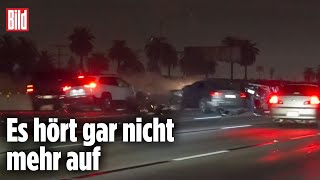 Massenkarambolage auf Autobahn Ein Auto kracht ins nächste [upl. by Peper]