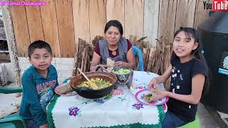 Con blanquillos de mis gallinas criollas y nopales preparo una deliciosa comida para mi familia 👪 [upl. by Harriette170]