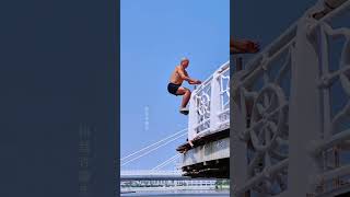 Professor Li a senior diving expert diving Quan Hongchans water splash disappearance techniq [upl. by Blaseio921]