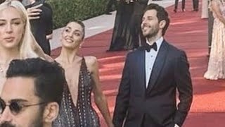 Hande Ercel Ve Hakan Sabancinin Aşk Kokan Gala Görüntüləri Geldi [upl. by Chapa307]