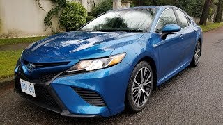 Toyota Camry Hybrid ReviewTHIS OR 4CYLINDER CAMRY [upl. by Crellen]