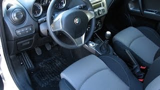 Prueba Alfa Romeo MiTo  Análisis interior Parte 12 [upl. by Ecinnej]