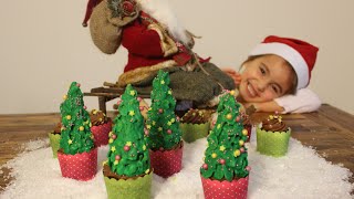 Lebkuchenmuffins mit süßem Tannenbaum   Sallys Welt [upl. by Farlee63]