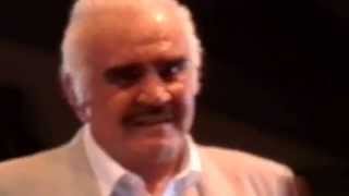 Vicente Fernandez llora en su ultimo concierto [upl. by Cooper]