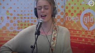 Demi Knight zingt Love the Same bij Radio Gelderland [upl. by Haldi405]