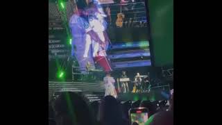 KAROL G Y FEID BAILANDO Y PERREANDO EN CONCIERTO🔥🔥 [upl. by Cirre]