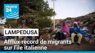 Lampedusa  afflux record de migrants sur lîle italienne • FRANCE 24 [upl. by Bleier]