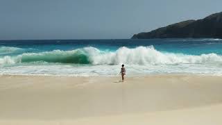 Waves at Kelingking Beach [upl. by Sanburn502]