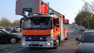 Feuerwehr Hamburg Wache F22 mit KLF HLF DLK BDienst [upl. by Trish140]