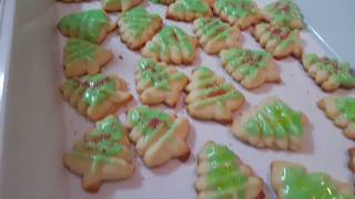 How to Make Almond Spritz Cookies using Wilton Recipe and Cookie Press [upl. by Absalom442]