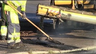 Asphalt work with Radio Controlled Sprider on Scania R470 8x4  Hamm HD10C roller [upl. by Aikan]