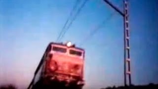 1987 RENFE  Mejora tu tren de vida  Publicidad España Comercial Anuncio Tren [upl. by Dijam491]