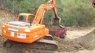 part 2 Stuck Hitachi EX215 Excavator rescue [upl. by Eldred]