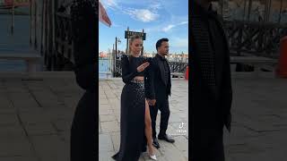 Águeda López y Luis Fonsi en Dolce amp Gabbana Venecia 2021 [upl. by Ynnavoeg]