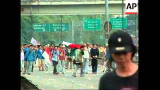 INDONESIA STUDENTS TRY TO STORM PARLIAMENT [upl. by Lehcear]