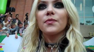 Taylor Momsen at the 2011 Kids Choice Awards [upl. by Luap]