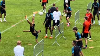 La rovesciata in allenamento che fa impazzire i tifosi del Napoli [upl. by Thorsten]