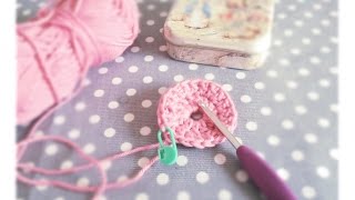 Comment crocheter en rond [upl. by Dell889]