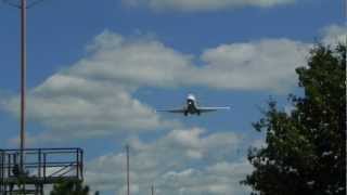 HartsfieldJackson International Airport  Delta Airlines amp AirTran arrivals into Rwy 26R [upl. by Anoet727]