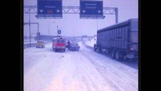 sneeuw overlast jaren 70  1979  op de snelweg [upl. by Nabal217]