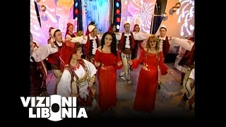 Motrat Mustafa  Kqyrni shoqe qka ka rritur nana Official Video [upl. by Airdnahs]