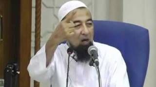 Ust Azhar Idrus Kelebihan Surah AlWaqiah [upl. by Fayre449]