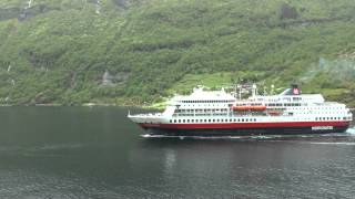 Hurtigruten  MS Finnmarken im Geirangerfjord [upl. by Aicened]