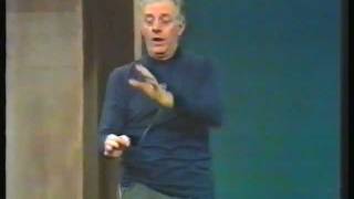 Dario Fo e il Grammelot con accento inglese  quotLuomo e la tecnologiaquot Rai2  1977 [upl. by Copland873]