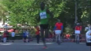 Berlin Marathon 2011 Teil 2 Gebrselassie verschätzt sich und gibt auf [upl. by Nord921]