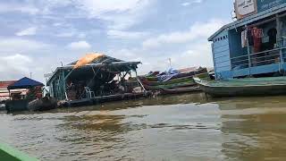 Descubre los pueblos flotantes en Camboya wwwdescubrecamboyaasia [upl. by Brodeur734]