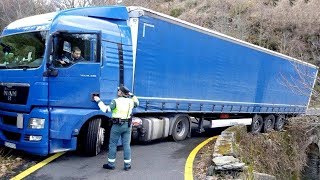 Die Schlechtesten Lkw Fahrer Der Welt  Sie haben den Führerschein nicht verdient [upl. by Ainocal]