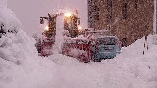 Svizzera oltre un metro di neve in 12 ore [upl. by Hardner]