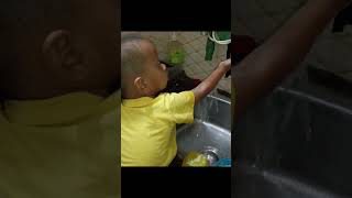 aarav cleaning ginnelu 🤣🤣🤣mummaboy cutebabyshorts trending AmmananathoAarav viralshort [upl. by Erasmo]