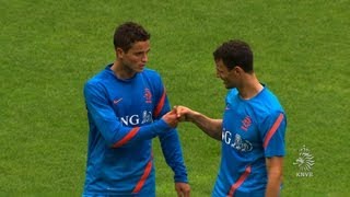 123  Panna Afellay vs Boulahrouz  Euro2012 training [upl. by Ruel400]