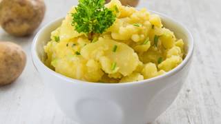 Recette  Salade de pommes de terre alsacienne [upl. by Zorine]