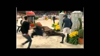 20111106 Sir Hickstead Olympic Showjumper died in Verona [upl. by Aynom]