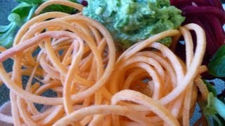 Mes recettes végétaliennes  Spaghettis de légumes et sauce onctueuse à lavocat [upl. by Lledyr]